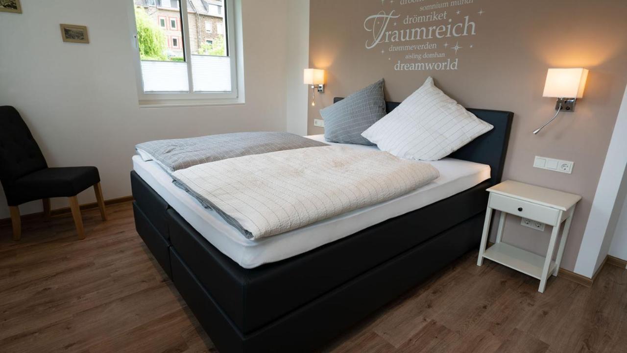 Neu Mont Royal Suiten 2 Bis 4 Personen Traben-Trarbach Exteriör bild