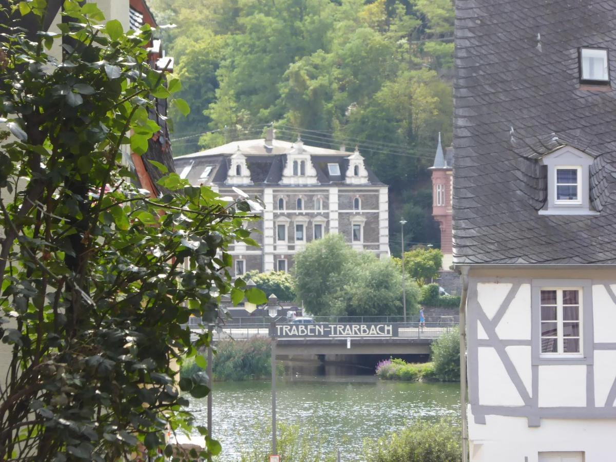 Neu Mont Royal Suiten 2 Bis 4 Personen Traben-Trarbach Exteriör bild